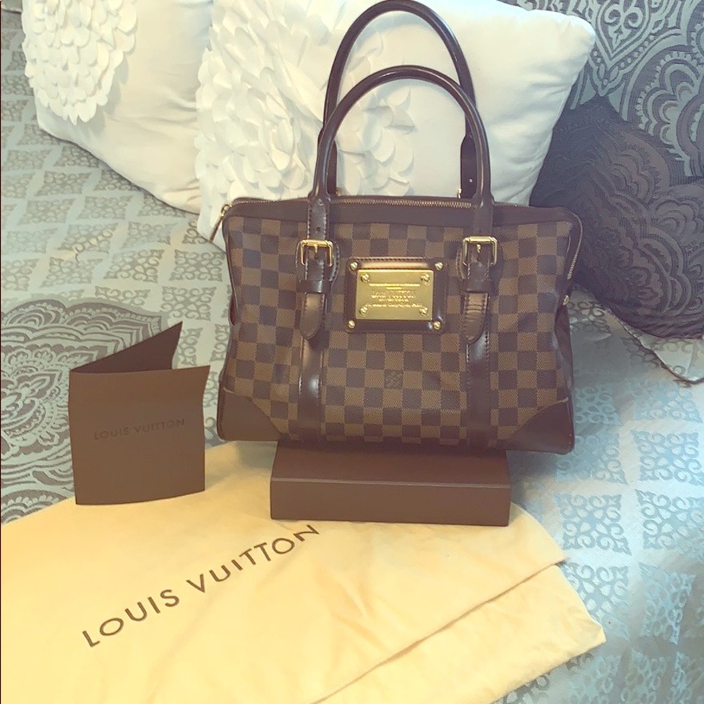 Authentic Louis Vuitton Hand Bag